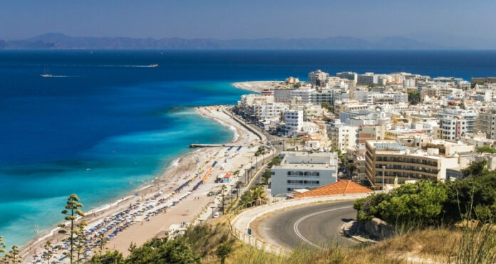 Rhodes: une semaine gratuite de vacances pour les touristes lésés