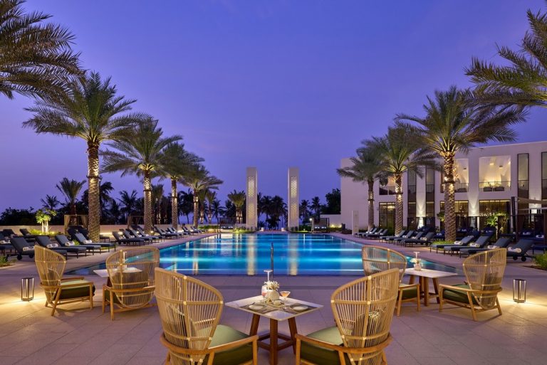 Noël au Mandarin Oriental à Oman, réimaginé par la Maison Cartron
