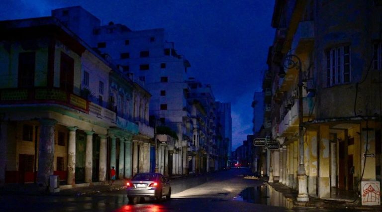 Cuba est à nouveau privée d'électricité après le passage de l'ouragan Rafael
