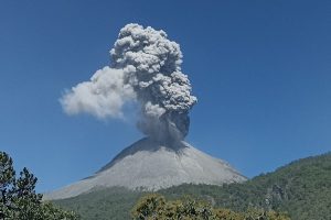 Plusieurs victimes après l’éruption d’un volcan en Indonésie