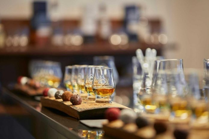 Echantillons-de-whiskies-a-la-distillerie-de-Clydeside-Glasgow-©-Digital-Tourism-Scotland-Matt-Davis.jpg
