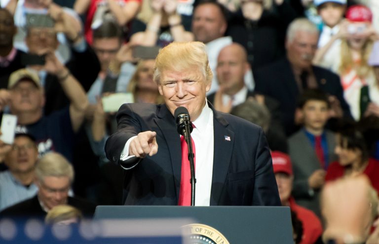 Trump prend les compagnies de croisières pour cible