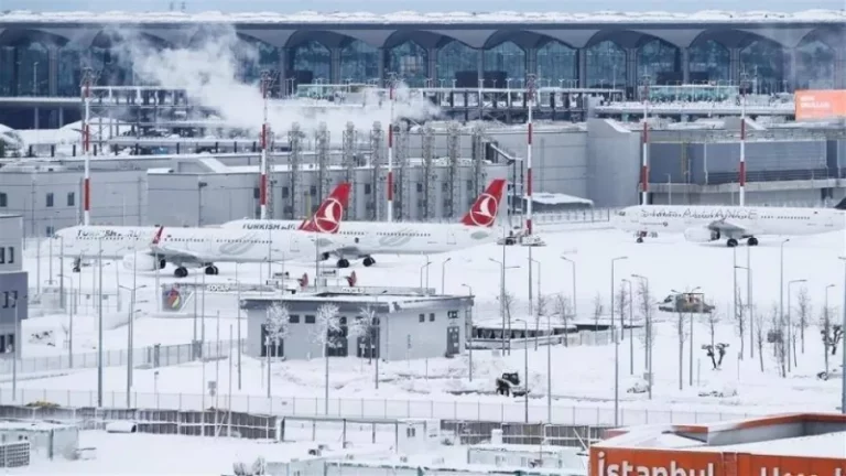 Istanbul: vols annulés suite aux tempêtes de neige