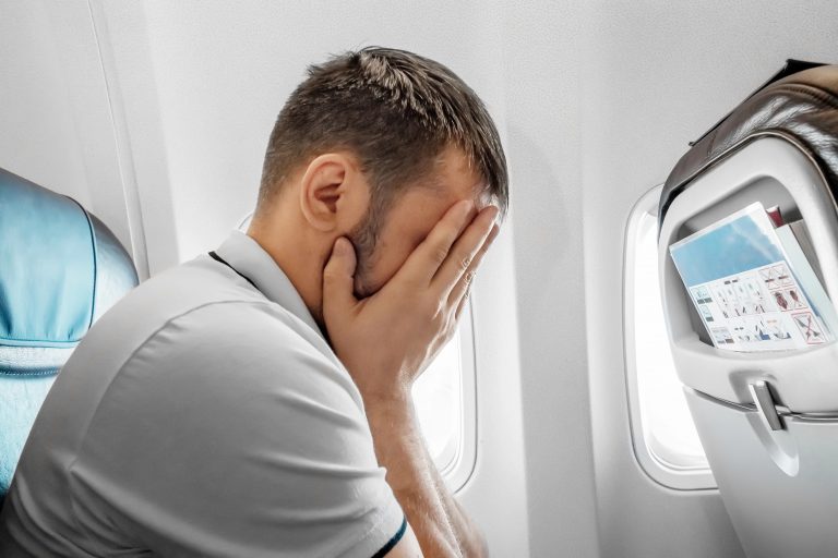 Un couple raconte leur pire cauchemar à bord de Qatar Airways