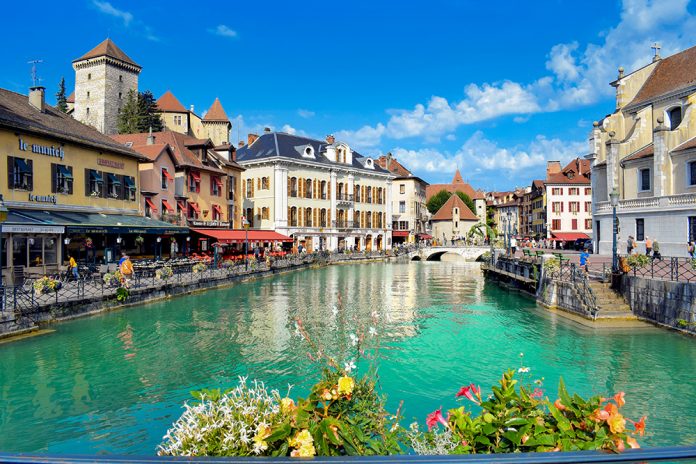 Annecy: l’Impérial Palace a 100 ans et l'OT souffle 130 bougies