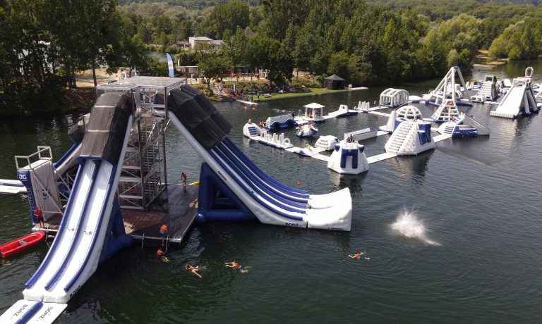 Cergy Pontoise: ouverture de la Terrasse Flottante de l’Aquapark Projet X