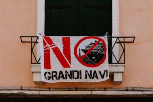 Airbnb: l'Espagne met de l'ordre et fait des émules