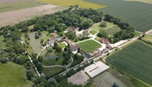 Bourgogne du Sud: 900 ans d'histoire du Domaine de l'Abbaye de Maizières