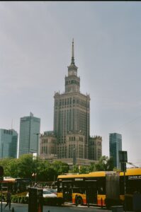 Le palais de la culture et des sciences