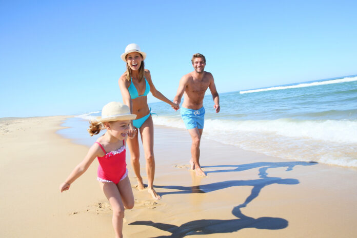Vacances gratuites pour les enfants avec Top of Travel. Depositphotos
