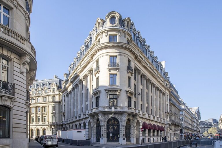 Le propriétaire de Zara s’offre un 5 étoiles à Paris
