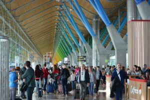 Aéroport de Madrid: des bagarres au contrôle des passeports