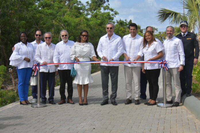 Luis-Abinader-David-Collado-Gabriel-Espanol-Minoru-Matsunaga