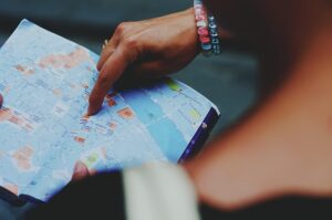 Booking.com: que recherchent les Français pour la Toussaint?