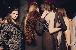 Les Fashion Weeks mondiales attirent un nombre record de voyageurs chinois