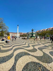 Les trottoirs de Lisbonne ou l'art du pavage en pierre de calcaire