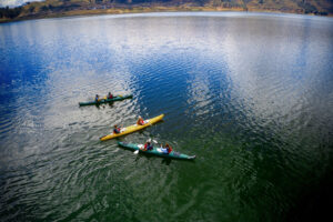 Kayak sur la lagune Piuray, Cusco @Daniel Silva / PROMPERÚ
