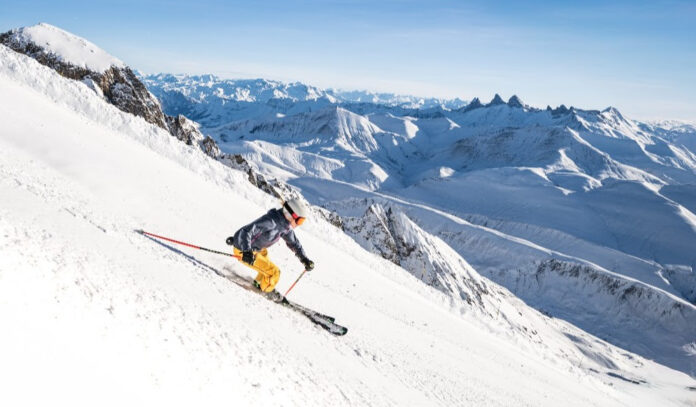 Descente de la piste de Sarenne. Crédit : Lionel_Royet/Alpe d’Huez Tourisme
