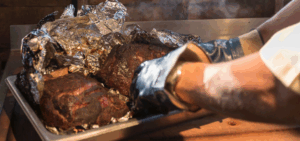 Cuisson barbecue low & slow au bois de fumage - crédit photo - Art Meripol for Alabama Travel