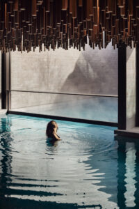 Six Senses Crans-Montana Swimming Pool Lifestyle ©Six Senses Hotels Resorts & Spas
