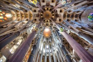 La Sagrada Família de Barcelone devient l'église la plus haute du monde