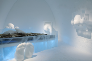 THERE’S NO ONE HERE – Ayla Turan & Kemal Tufan, Turquie. Photo : Asaf Kliger.