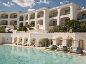 W Sardinia à Poltu Quatu: luxe et design audacieux