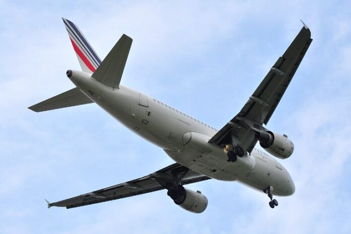 Avion à l’atterrissage à Toulouse-Blagnac