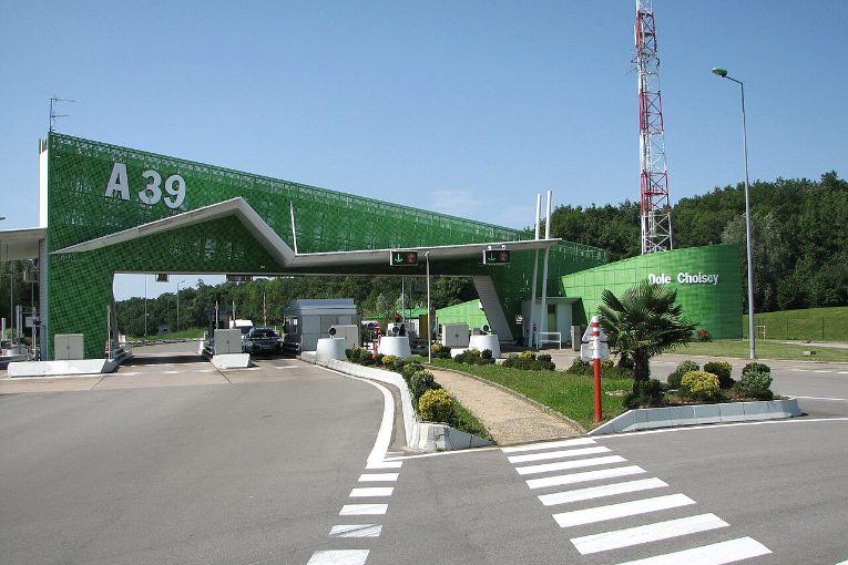 Barrière de péage sur une autoroute française