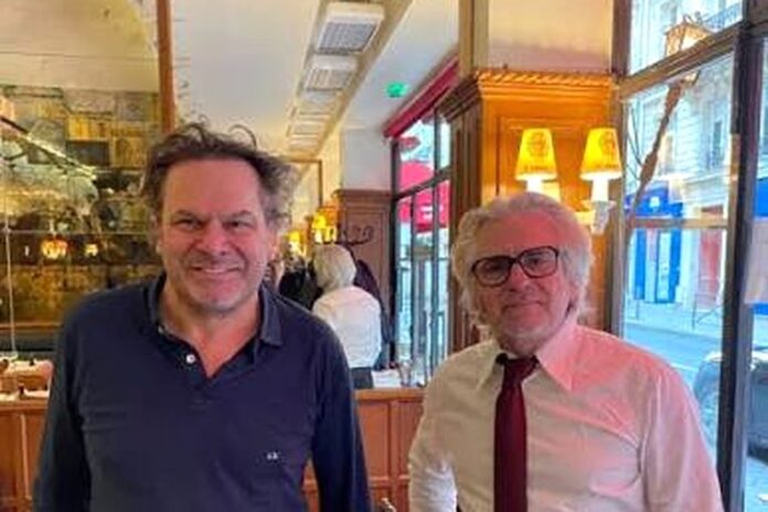 Au Café Court, dans le 16e arrondissement de Paris