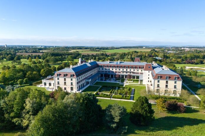 Le Crowne Plaza Paris Marne-la-Vallée et ses jardins