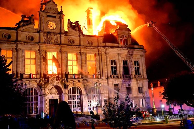 Les images des émeutes ont fait le tour de la presse internationale