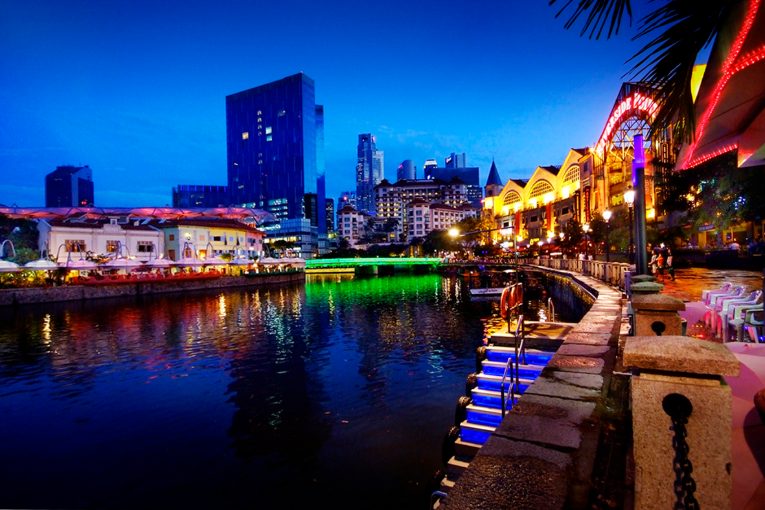Les quais de Clarke Quay, le long de la rivière de Singapour