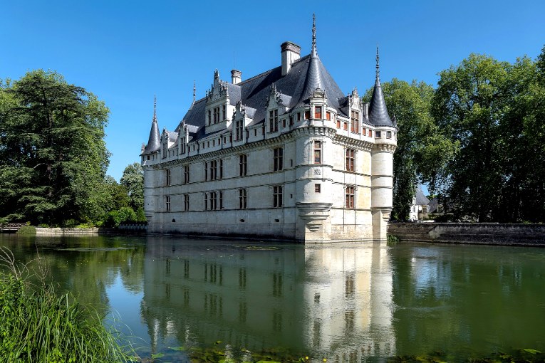Le château d'Azay-le-Rideau et son miroir d'eau