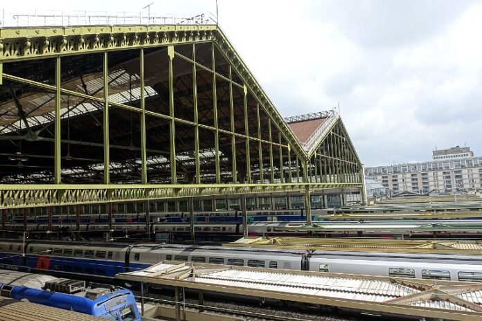 Les voies de la gare de Lyon à Paris