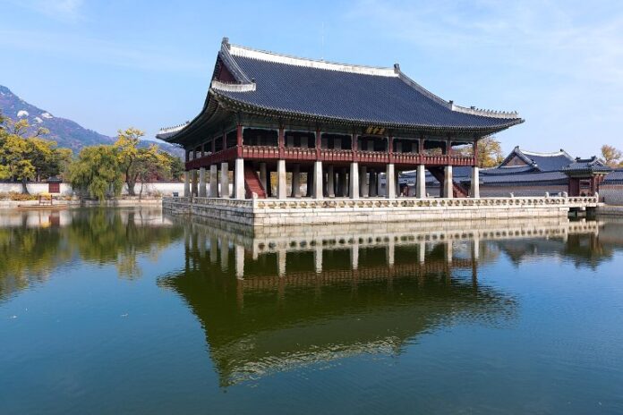 Pavillon Gyeonghoeru du palais Gyeongbokgung à Séoul