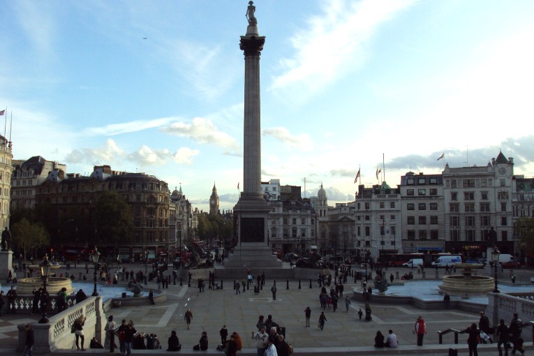 Trafalgar Square et la colonne Nelson à Londres